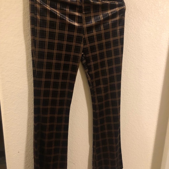 👇🏻$Reduced to lowest price. Gorgeous Emory Park flare pants in velvet size M - Picture 6 of 9